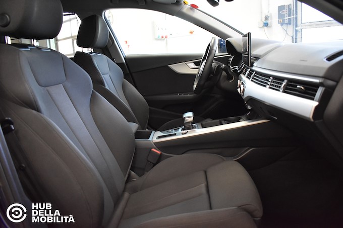 AUDI A4 Avant 40 g-tron S tronic Business Advanced